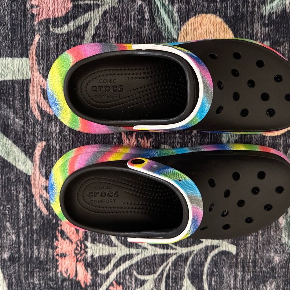 Crocs Women's Size 9m 11w Chunky Rainbow Classic Crush Spray Dye Clog Platform